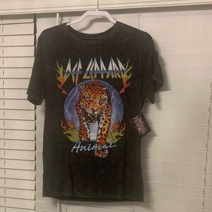 Def Leppard Black Graphic T-Shirt unisex. Size: M